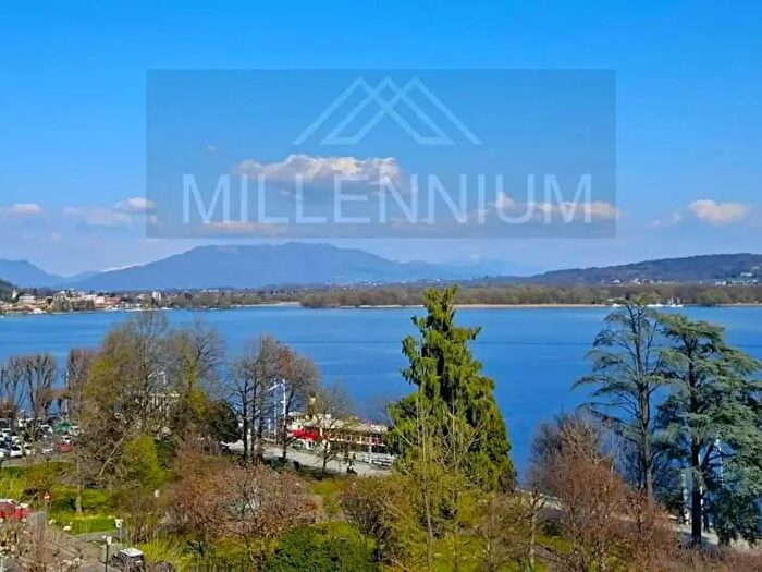 Appartamento con 5 locali in affitto in Via Corso Repubblica, Arona