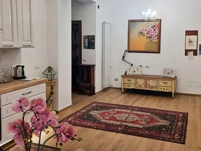 Appartamento trilocale in affitto in Via Francesco Cocco Ortu, Roma