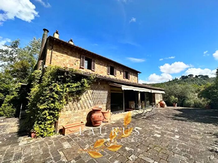 Appartamento con 6 locali in vendita in Viale del Poggio Imperiale, Firenze