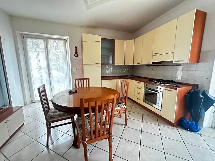 Appartamento trilocale in vendita in Bolano