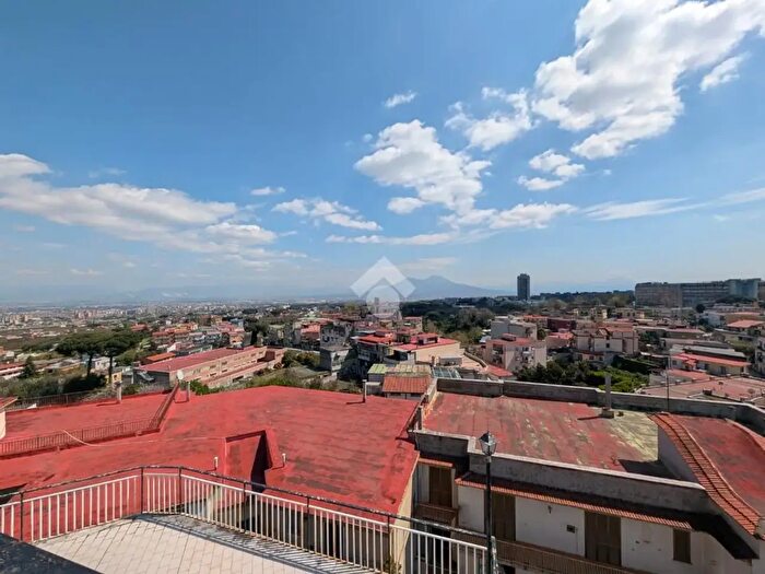 Appartamento con 6 locali in vendita in Traversa di Via Santa Croce Vecchia, Napoli