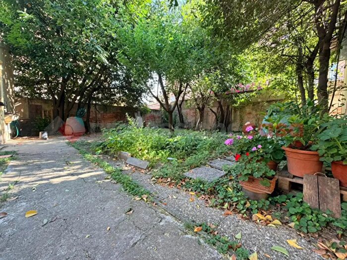 Casa con 9 locali in vendita in Via Giuliano da Sangallo, Prato