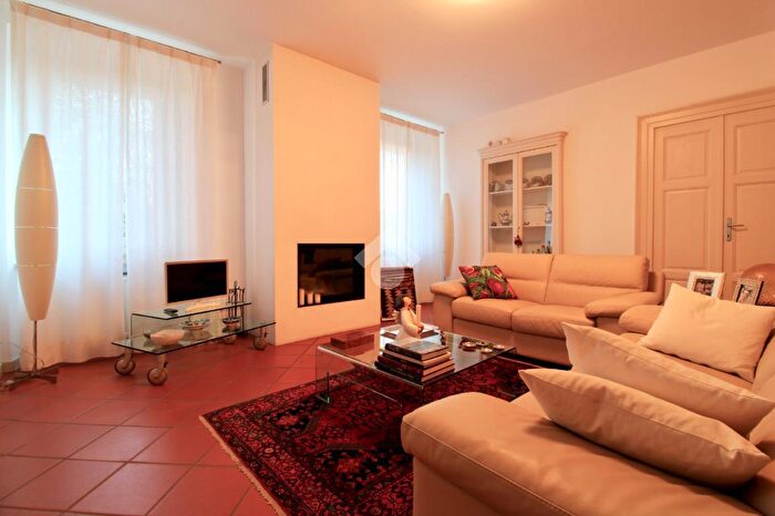 Casa con 6 locali in vendita in Via Montello, Visco