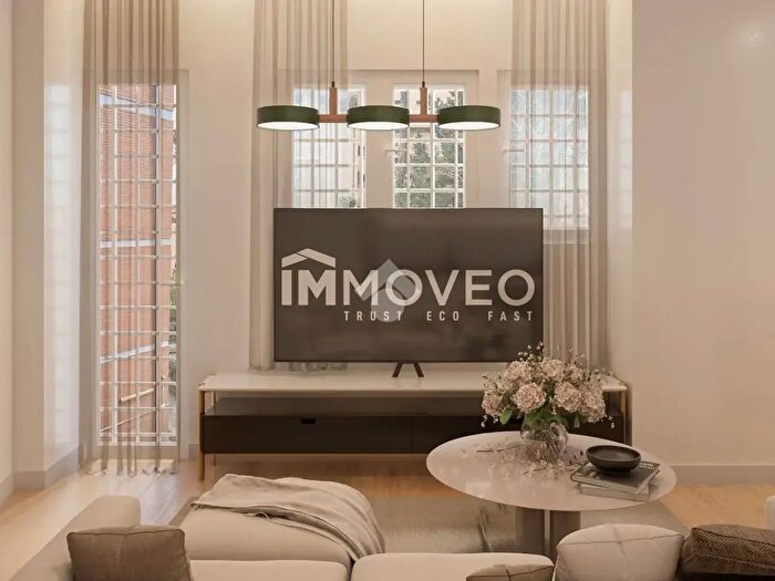 Appartamento trilocale in vendita in Via Gosio, Roma