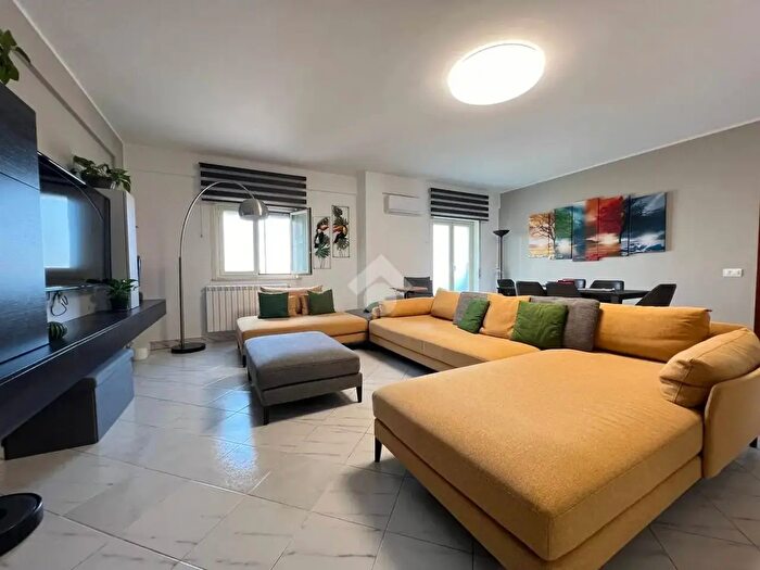 Appartamento quadrilocale in affitto in Via Gemma d'Oro, Castellammare Del Golfo