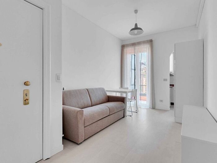 Appartamento bilocale in affitto in Via Costanza, Washington, Milano