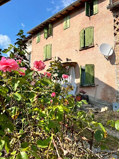Casa con 6 locali in vendita in Neviano degli Arduini, Neviano Degli Arduini