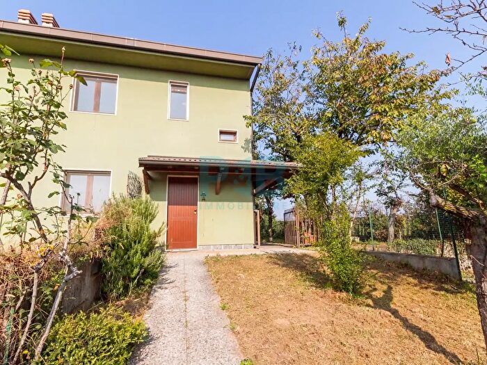 Casa quadrilocale in vendita in Via Guglielmo Marconi, Basiano