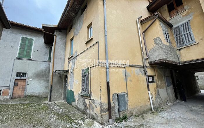 Casa trilocale in vendita in Via Piave P Nov, Colle Brianza