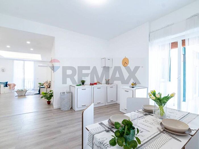 Appartamento quadrilocale in affitto in Via Vittorio Emanuele, Centro, Aci Catena