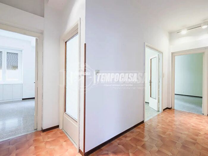 Appartamento quadrilocale in vendita in Via Calatafimi, Milano
