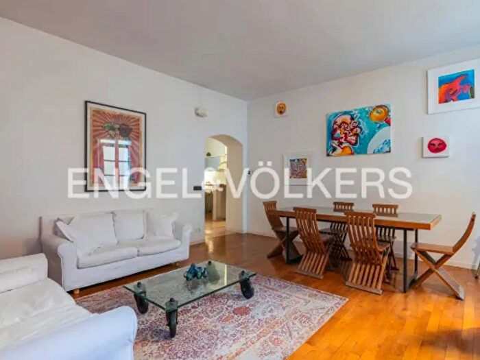 Appartamento con 6 locali in vendita in Via Benenati, Finale Ligure