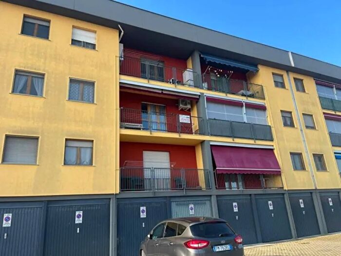 Appartamento quadrilocale in vendita in Via Alina Tumedei Casalis Carmagnola, Carmagnola