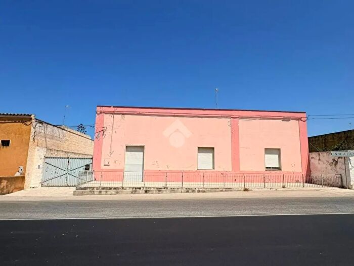 Casa quadrilocale in vendita in Via Salemi, Marsala