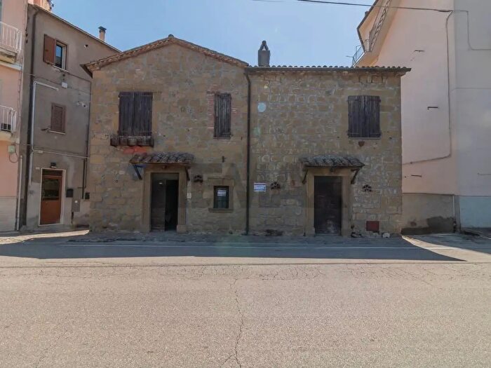 Casa trilocale in vendita in Via San Magno, Farnese
