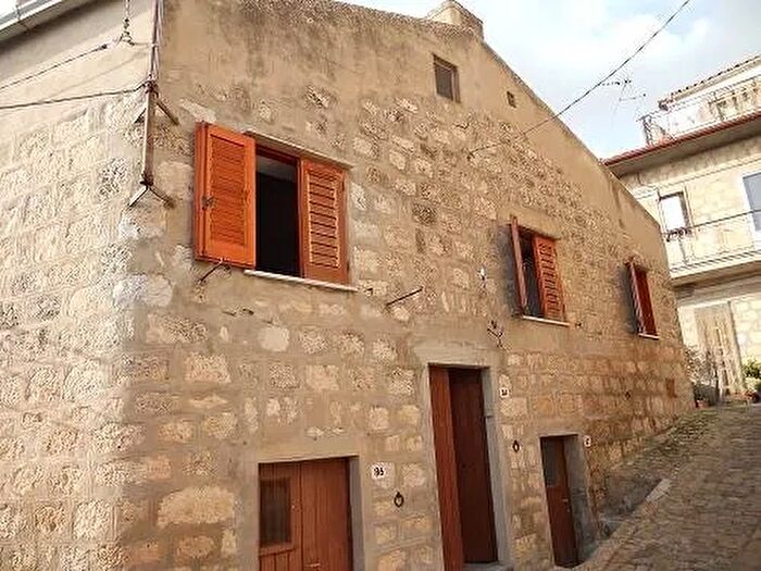 Casa quadrilocale in vendita in Cda Nero, Blufi