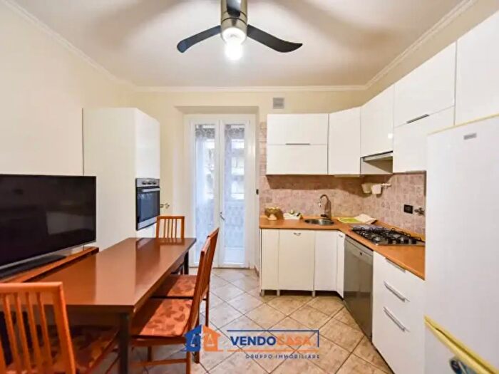 Appartamento trilocale in vendita in Via Aosta, Torino