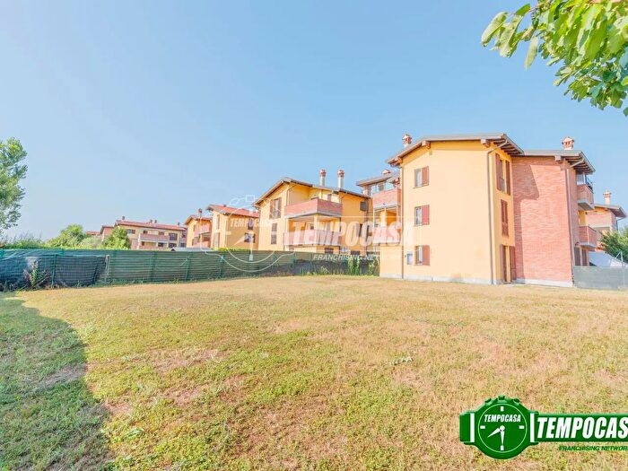 Appartamento bilocale in vendita in Via Eugenio Montale, Certosa Di Pavia