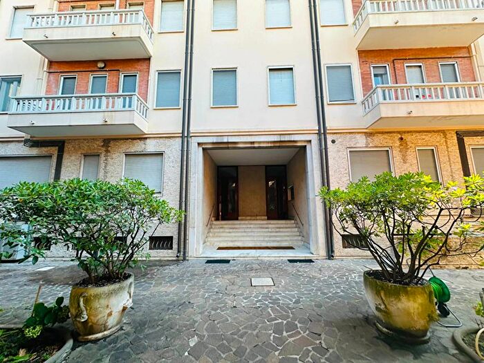Appartamento trilocale in affitto in Via Giuseppe Garibaldi, Centro Storico, Ferrara
