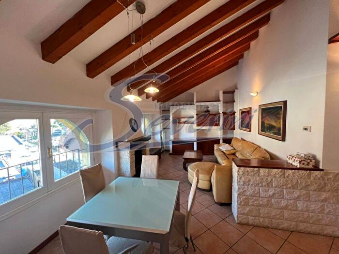 Appartamento trilocale in affitto in tavernola, Tavernola, Como