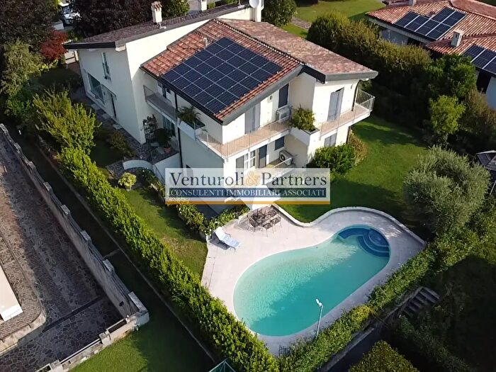 Casa con 5 locali in vendita in Via Salvo d'Acquisto, Mazzano