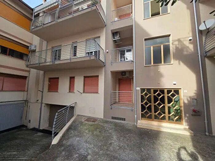Appartamento con 5 locali in vendita in Via Pietro Mancini, Diamante