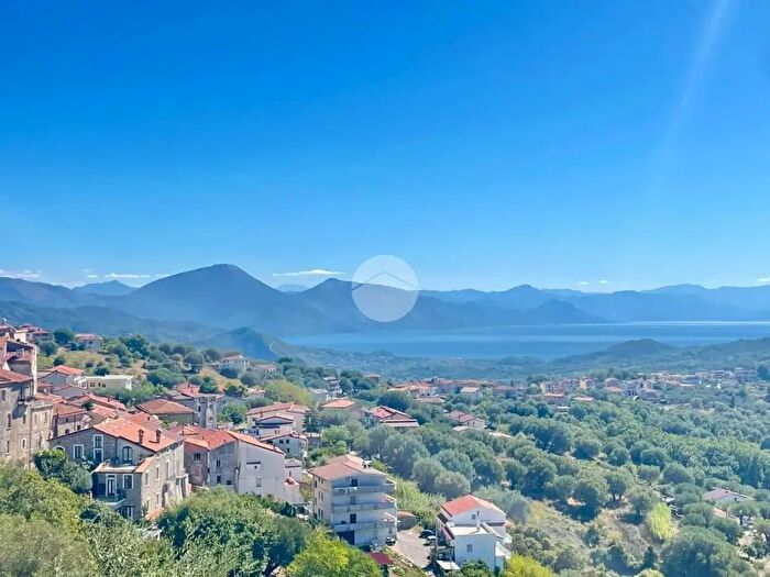 Appartamento trilocale in vendita in Via Dante Alighieri, Roccagloriosa