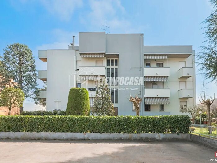 Appartamento con 5 locali in vendita in Imola