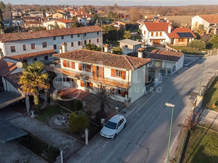 Casa quadrilocale in vendita in Via Parz, Teglio Veneto
