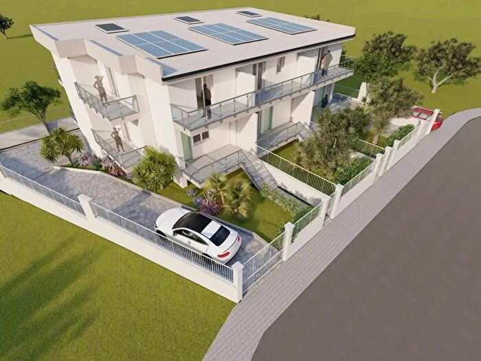 Casa quadrilocale in vendita in Loc Sanguinario, Montepaone