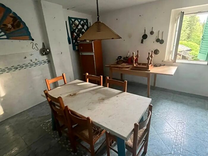 Casa con 5 locali in vendita in Peccioli
