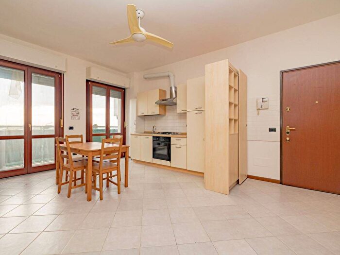 Appartamento bilocale in affitto in Via Guglielmo Marconi Trezzano sul Naviglio MI Italia, Trezzano sul Naviglio