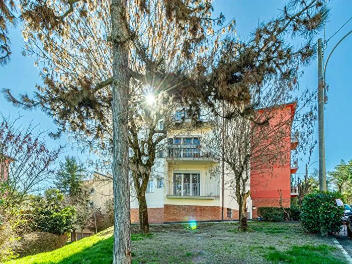 Appartamento trilocale in vendita in Via dell' Uccellino, Bologna