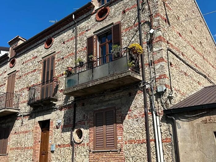 Appartamento trilocale in vendita in Via Roma, Casali del Manco