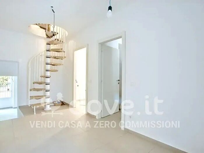 Appartamento quadrilocale in vendita in Via Oslavia, Varese