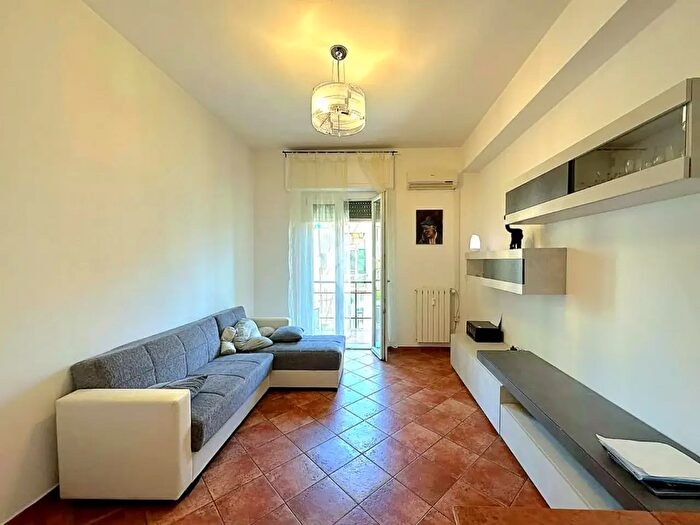 Appartamento trilocale in vendita in Via Nizza, Savona