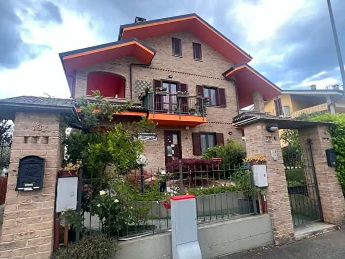 Casa quadrilocale in vendita in Via Piacenza, San Benigno Canavese