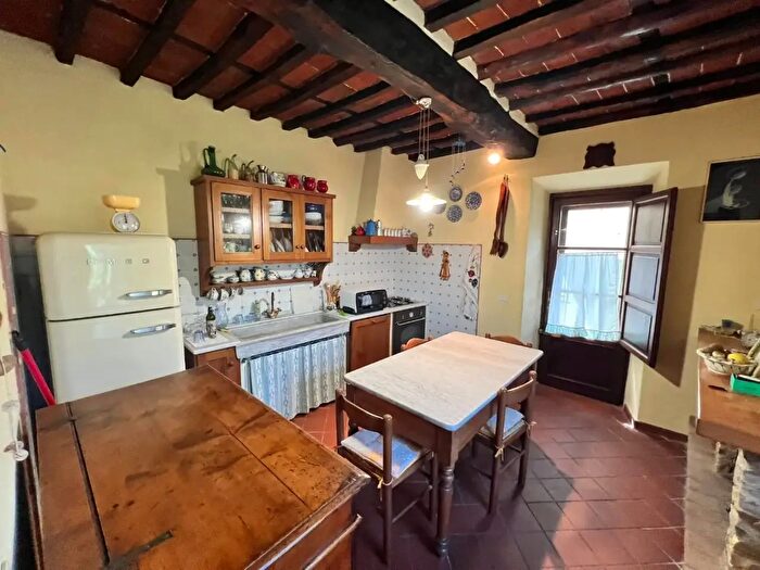 Casa con 12 locali in vendita in Capannori