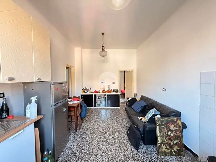 Appartamento quadrilocale in vendita in Via S Bartolomeo del Fossato, Genova