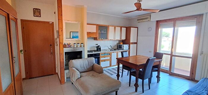 Appartamento trilocale in vendita in Cecina