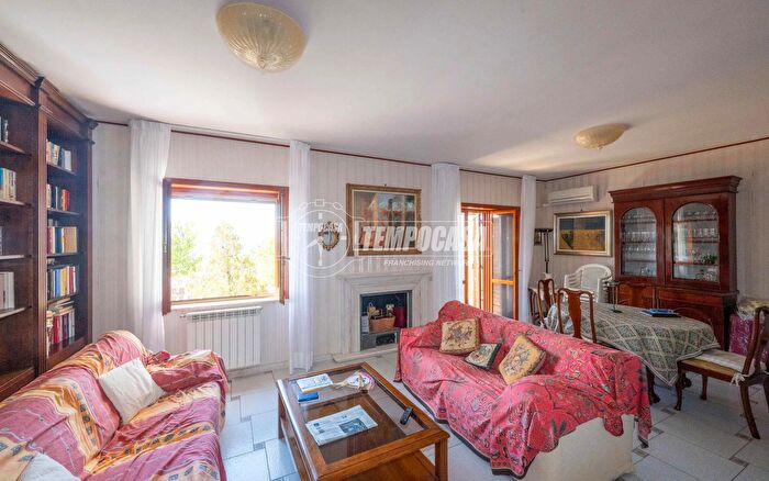 Appartamento con 5 locali in vendita in Via Cappellani, Messina