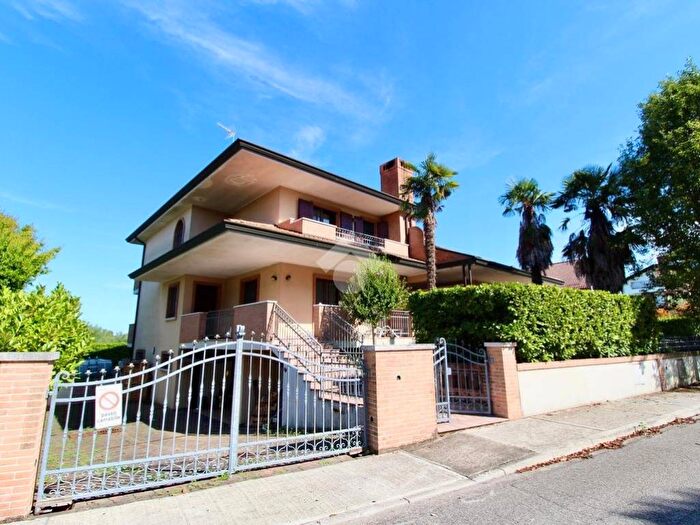 Casa con 5 locali in vendita in Via Villafranca, Casabianca, Lignano Sabbiadoro