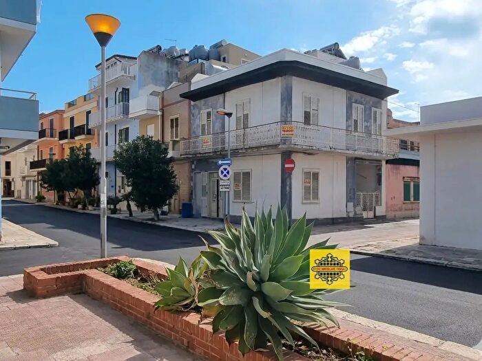 Casa con 7 locali in vendita in Via Nuova, Pachino