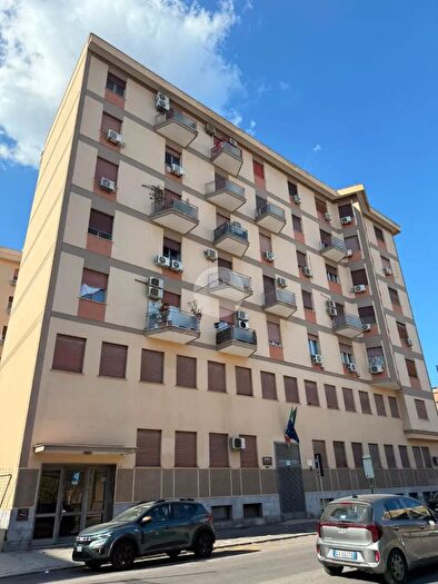 Appartamento trilocale in vendita in Via dei Cantieri, Palermo