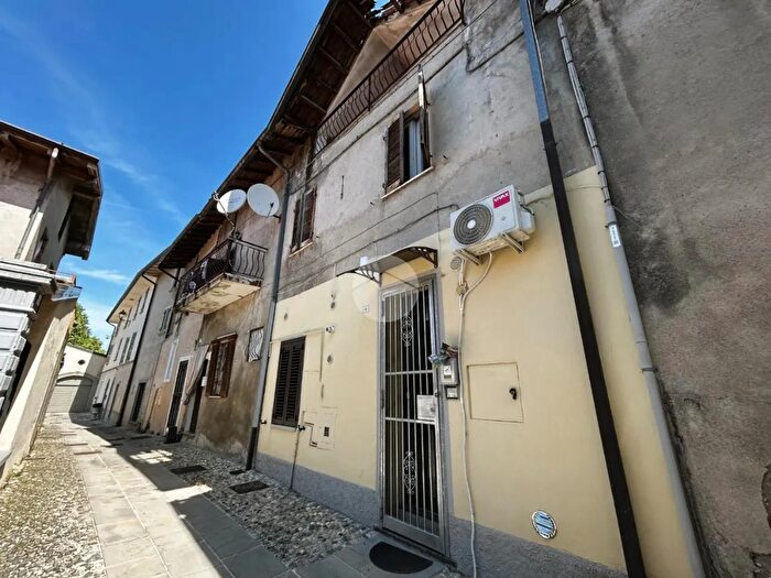 Casa quadrilocale in vendita in Via Orti, Rovato