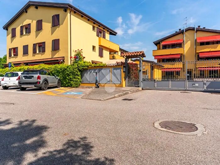 Appartamento trilocale in vendita in Via Don a Dioli, Ferrara