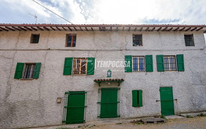 Appartamento con 17 locali in vendita in Via Sapiana, Castelvetro Di Modena