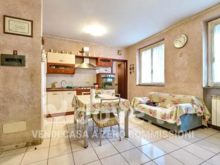 Appartamento bilocale in vendita in Via I Maggio, Ceriano Laghetto