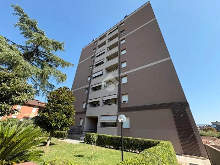 Appartamento quadrilocale in vendita in Via Velino, Bastia Umbra