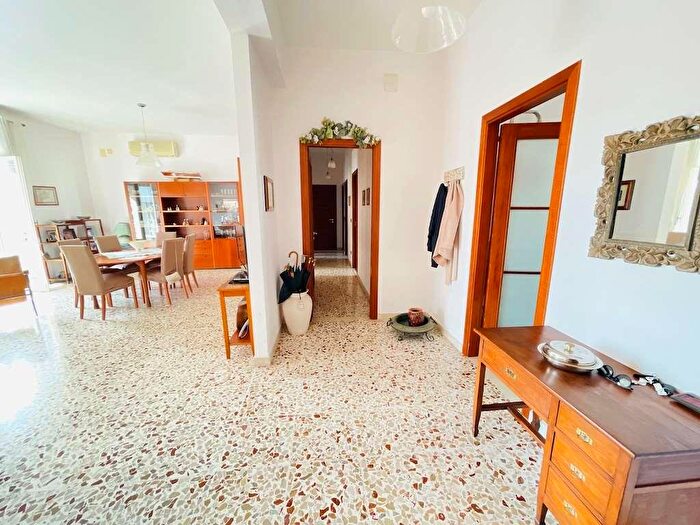 Appartamento con 5 locali in vendita in Viale Tunisi, Siracusa